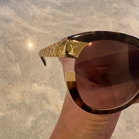 Louis Vuitton Tortoise Shell Sunglasses with Gold Accents - Picture 10 of 11